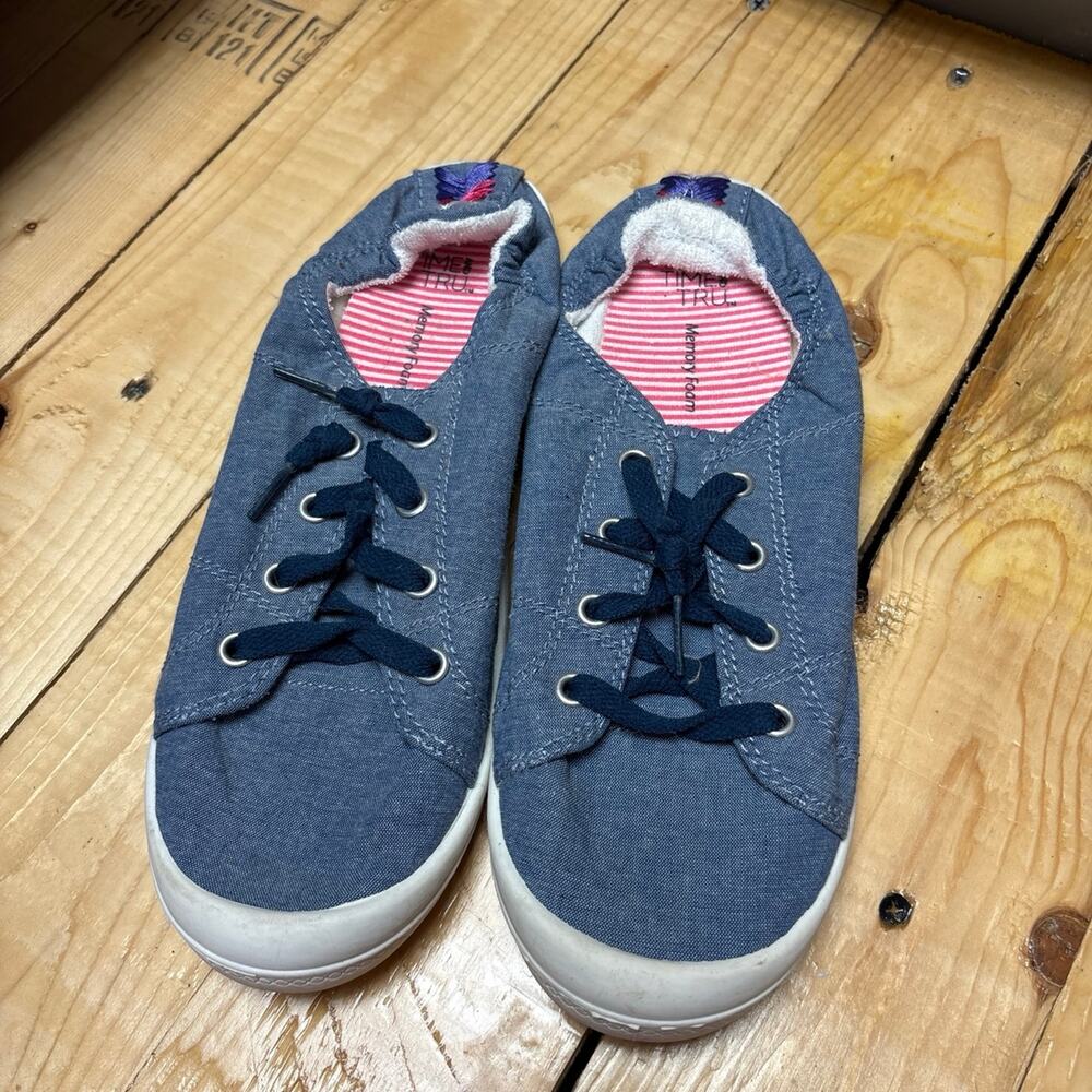 Women’s size 7.5 shoes